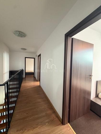 Apartament cu 5 camere decomandat în 7 Noiembrie