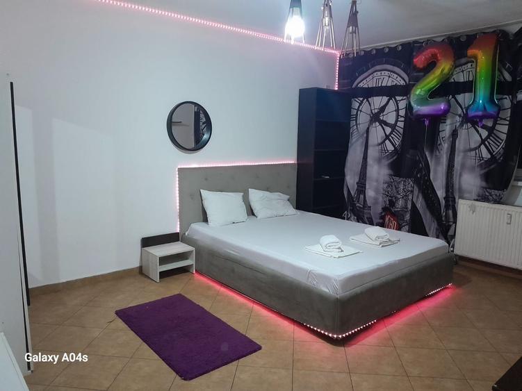 Apartament cu 2 camere semidecomandat în Universitate