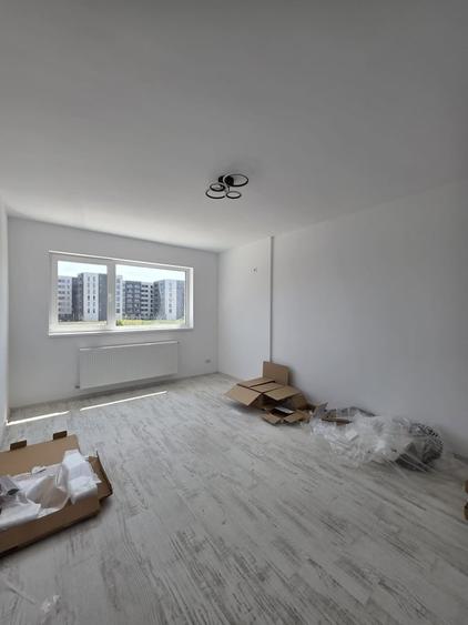 Apartament cu 2 camere decomandat în Apărătorii Patriei