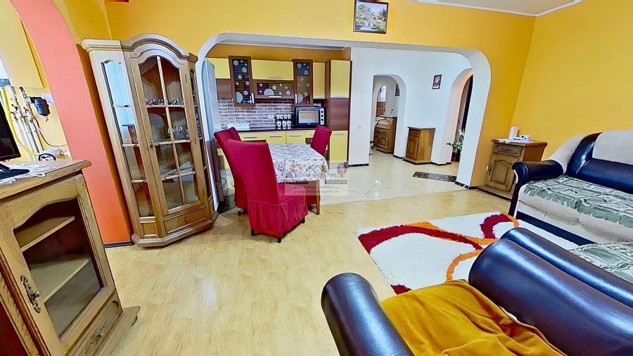 Apartament cu 3 camere decomandat în Nord