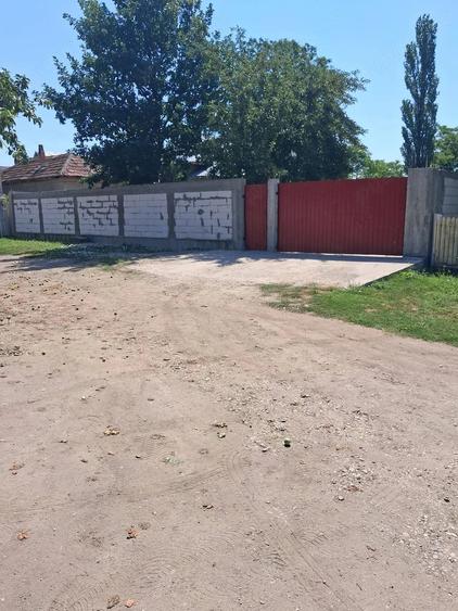 Casă cu Teren 1500 Mp în Orbeasca