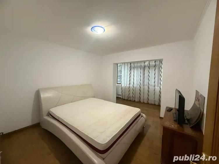 Apartament cu 3 camere decomandat în Dorobanți 1