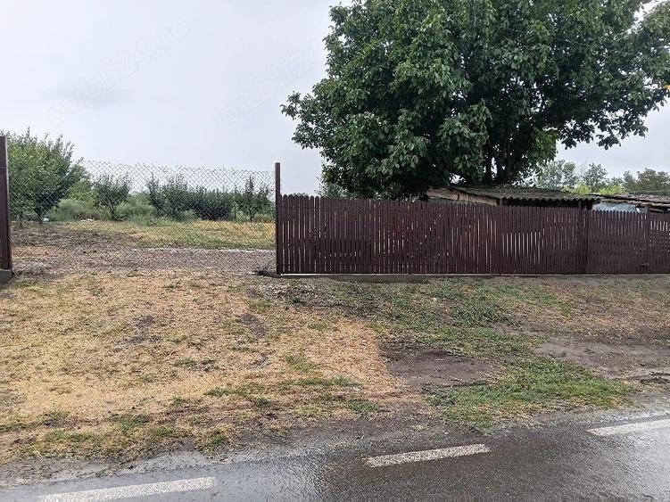 Teren de 1000 mp, în Gheorghe Lazăr