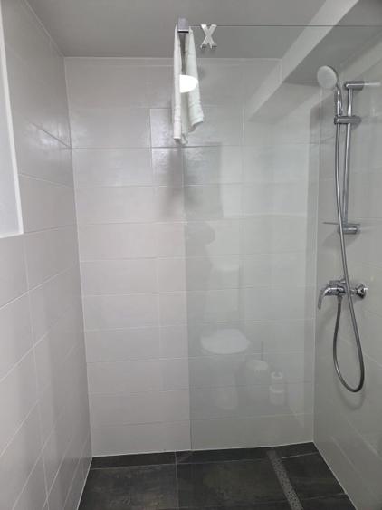 Casă individuală cu 5 camere cu Teren 500 Mp în Central