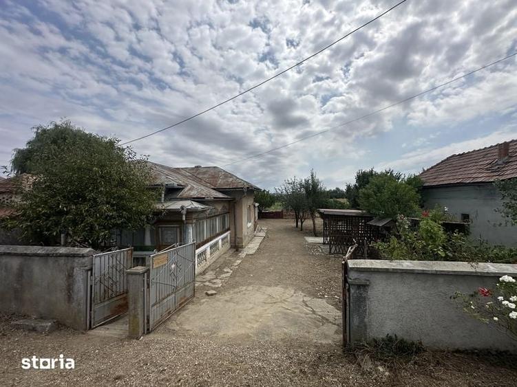 Casă cu 4 camere cu Teren 60 Mp în Strejești