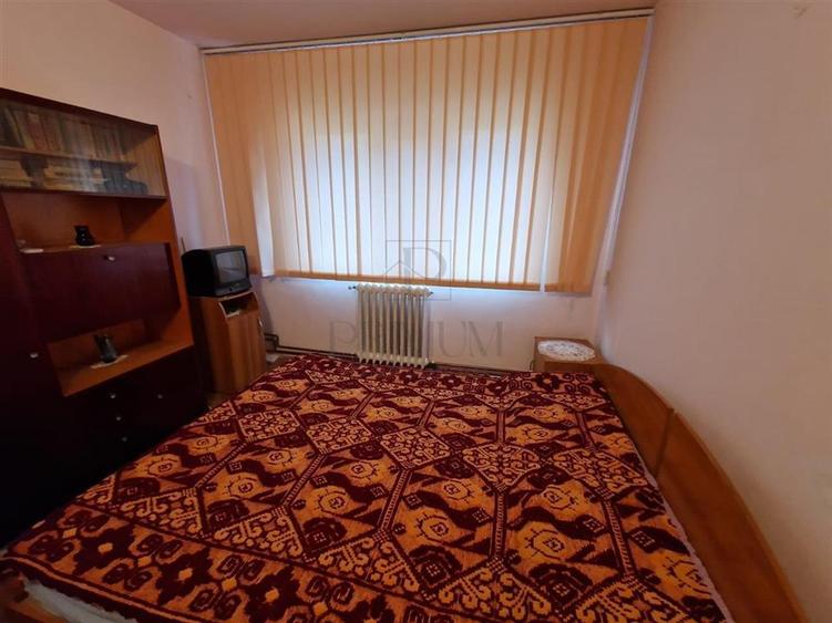 Apartament cu 3 camere semidecomandat, mobilat în Girocului
