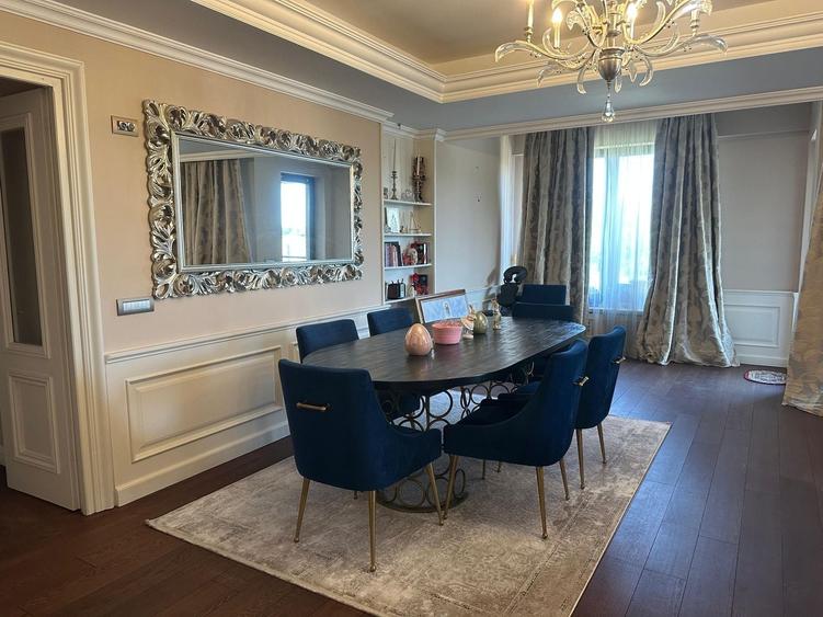Apartament cu 5 camere în P-ta Presei Libere