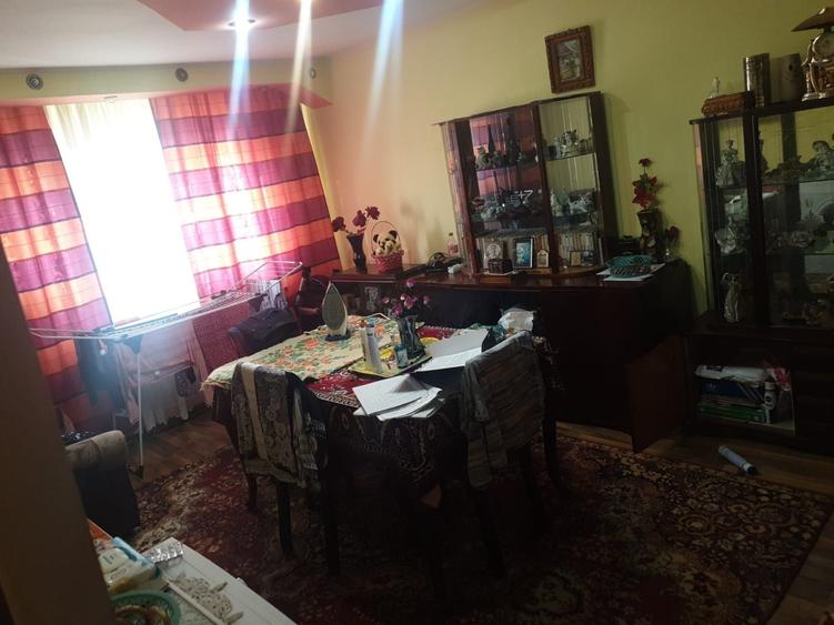 Apartament cu 3 camere decomandat în Găvana