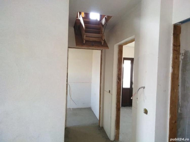 Casă cu 4 camere în Central