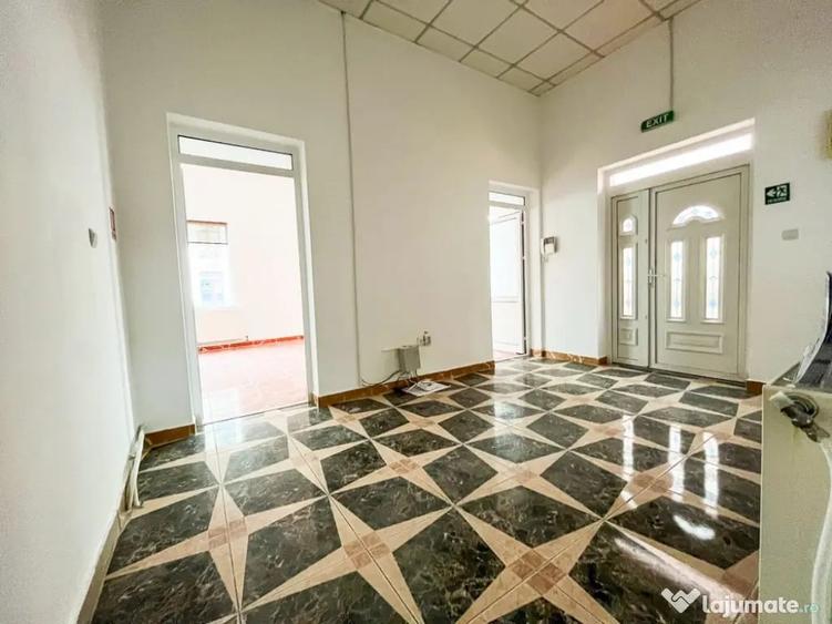 Casă cu 4 camere cu Canalizare în Central