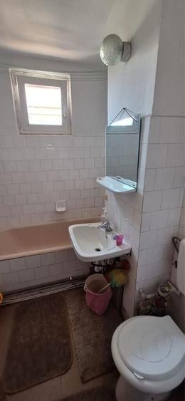 Apartament cu 3 camere decomandat în Decebal