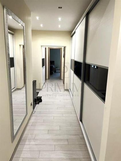 Apartament cu 3 camere decomandat, mobilat în Dumbrăvița