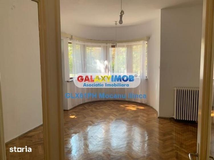 Spațiu comercial, de 140 mp, în Democrației