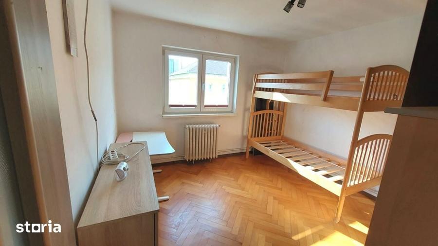 Apartament cu 3 camere decomandat în Calea Dumbrăvii