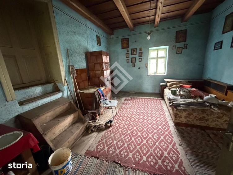 Casă cu 2 camere cu Teren 2080 Mp în Central