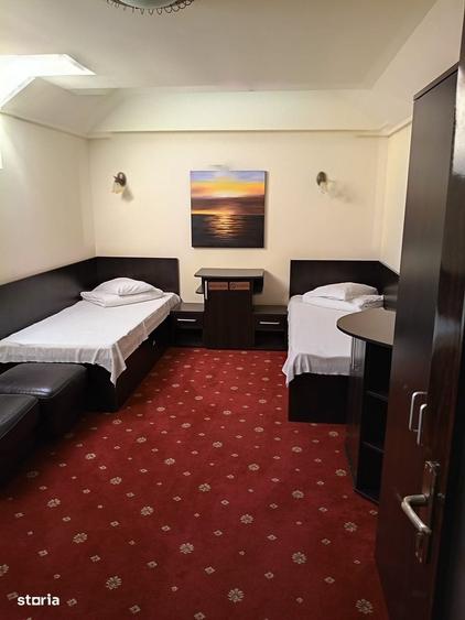 Casă cu 4 camere decomandat în Central