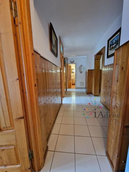 Apartament cu 4 camere decomandat în Noua