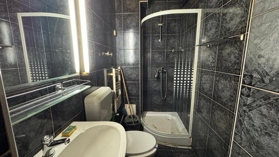 Apartament cu 3 camere în Telegrafului