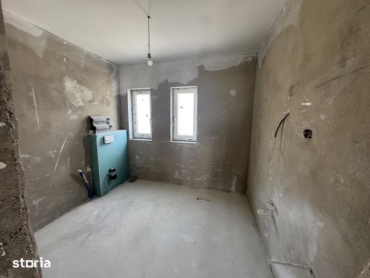 Casă cu 5 camere cu Teren 270 Mp în Fratelia