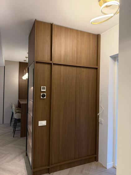 Casă individuală cu 5 camere cu Garaj în Voluntari