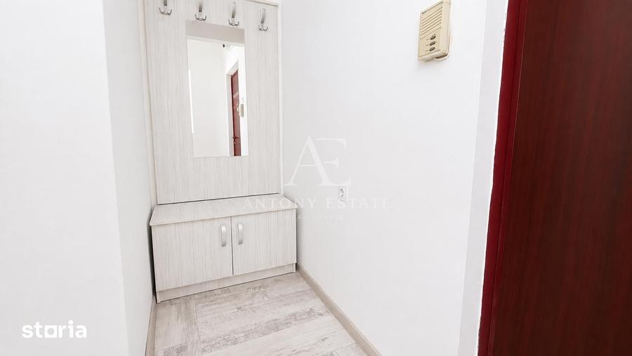 Apartament cu 2 camere semidecomandat, mobilat în Decebal