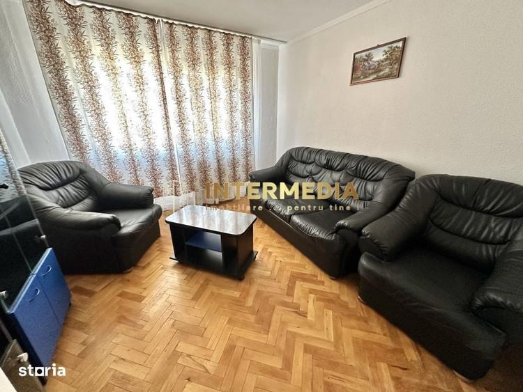 Apartament cu 3 camere decomandat în Cetate