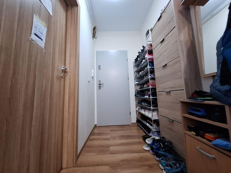 Apartament cu 3 camere decomandat, mobilat în Girocului