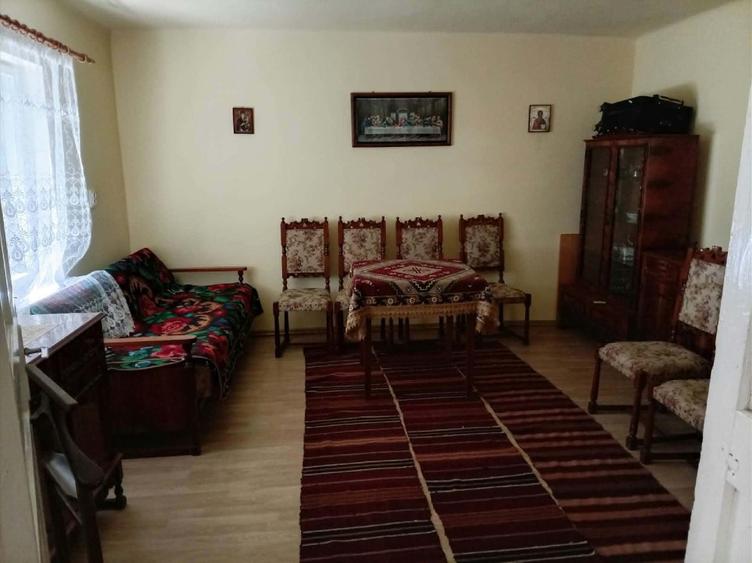 Casă cu 2 camere cu Teren 1369 Mp în Diviciorii Mici