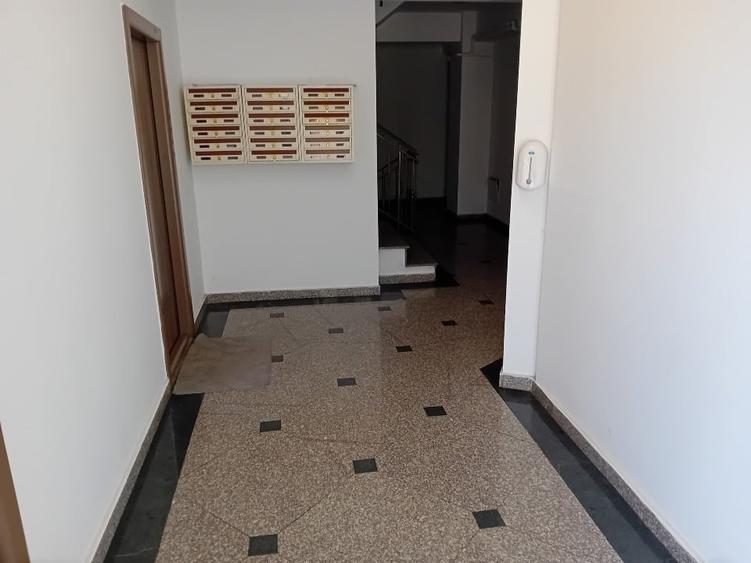 Garsonieră decomandată, mobilată în Domenii