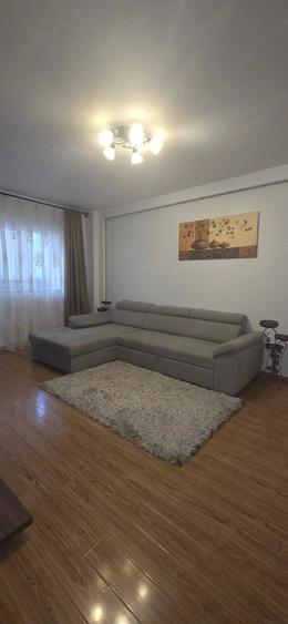 Apartament cu 3 camere decomandat în Sebastian