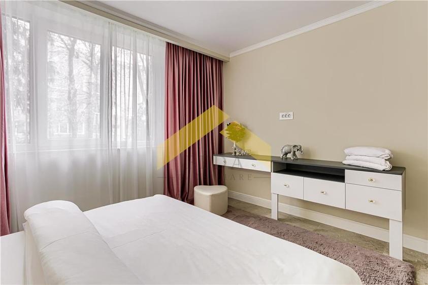 Apartament cu 2 camere semidecomandat, mobilat în Podgoria