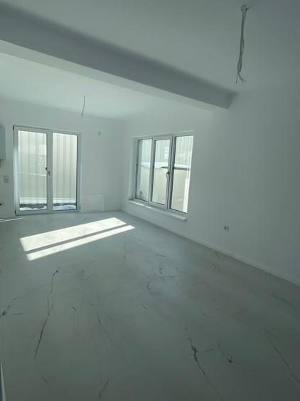 Duplex cu 4 camere cu Canalizare în Central