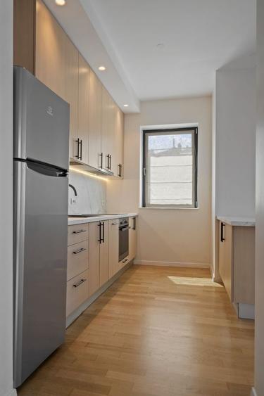 Apartament cu 3 camere decomandat, mobilat în Universitate