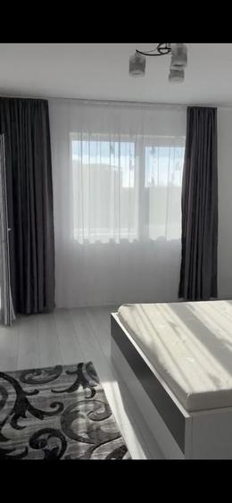 Garsonieră decomandată în Apărătorii Patriei
