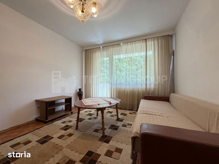 Apartament cu 3 camere semidecomandat în Astra