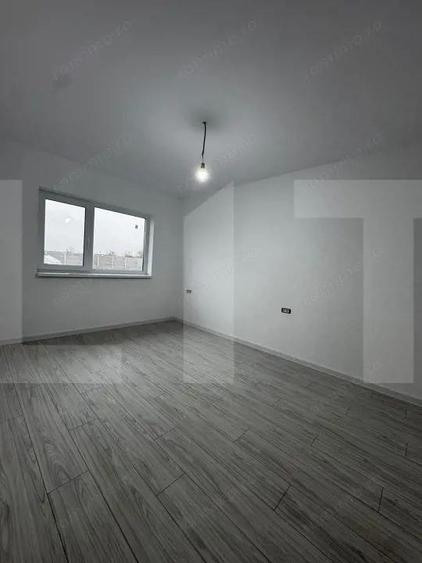Casă cu 4 camere cu Teren 650 Mp în Peciu Nou