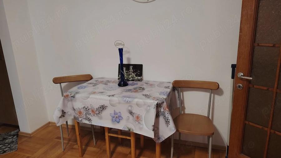 Apartament cu 2 camere decomandat în Intim