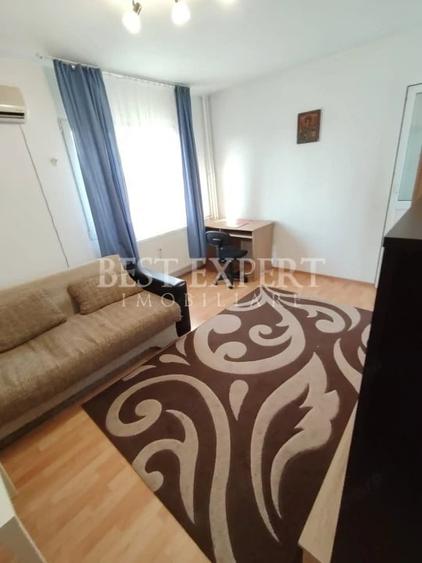 Apartament cu 2 camere decomandat în Baba Novac