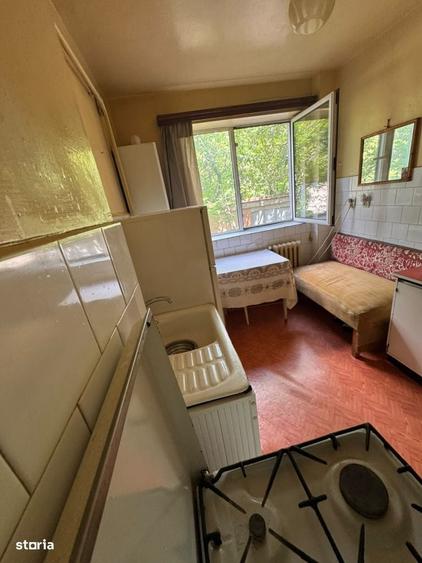 Apartament cu 2 camere semidecomandat în Calea Galați