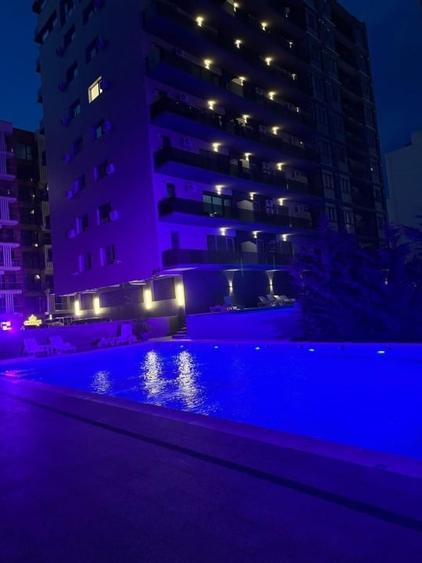 Apartament cu 2 camere semidecomandat, mobilat în Nord
