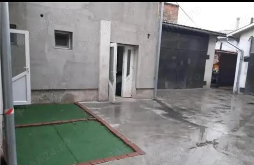 Spațiu comercial, de 250 mp, în Central