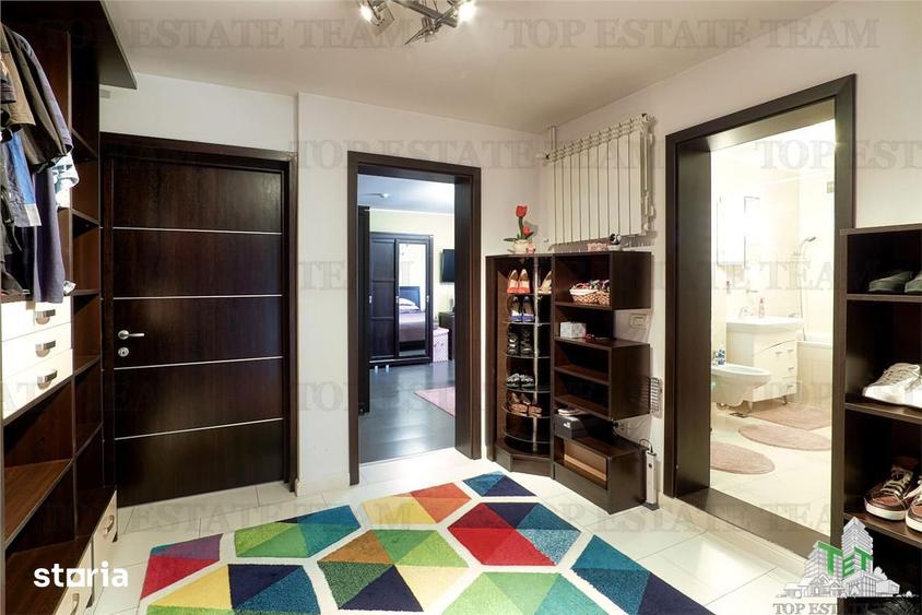 Casă cu 10 camere cu Teren 530 Mp în Agigea