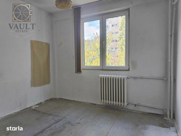 Apartament cu 3 camere semidecomandat în Giurgiului