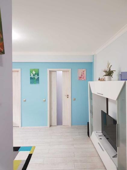 Apartament cu 3 camere decomandat în Florești