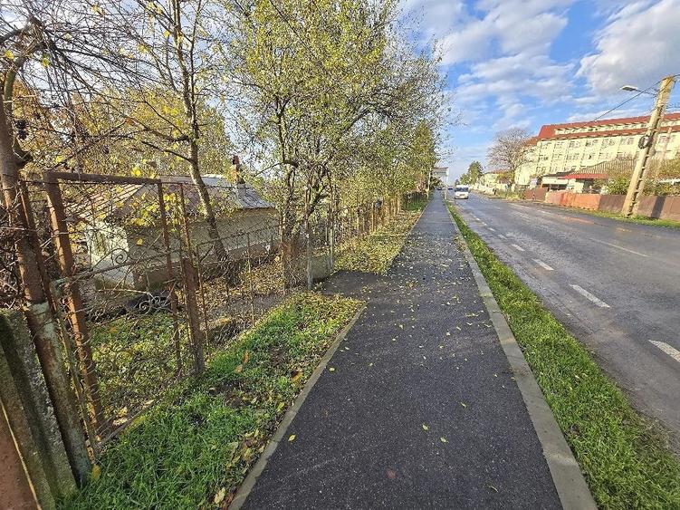 Casă cu Teren 900 Mp în Central