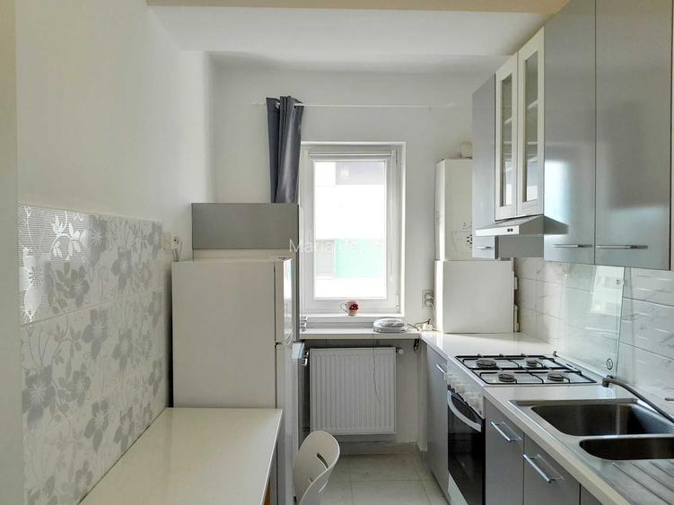 Apartament 3 camere mobilat, decomandat, 2 parcari, bloc nou, fara comision