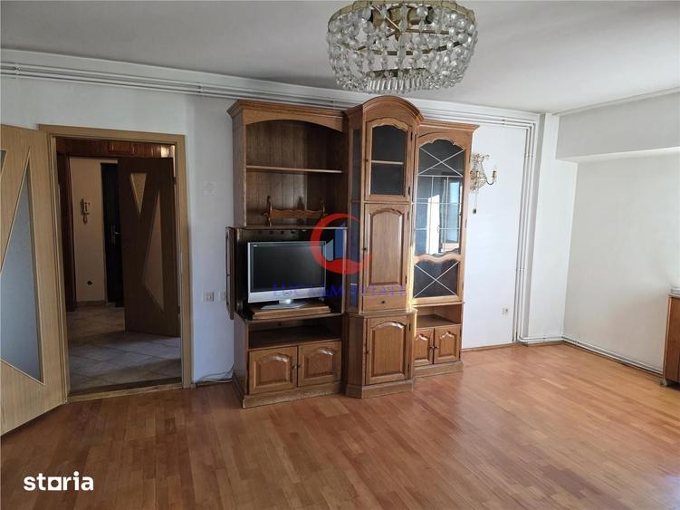 Apartament cu 4 camere decomandat în Dorobanților