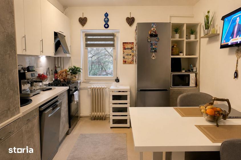 Apartament cu 2 camere semidecomandat, mobilat în Est