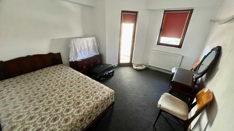 Apartament cu 3 camere decomandat în Capitol