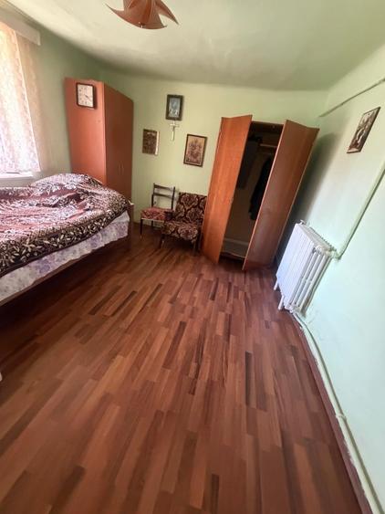 Casă individuală cu 3 camere cu Garaj în Central